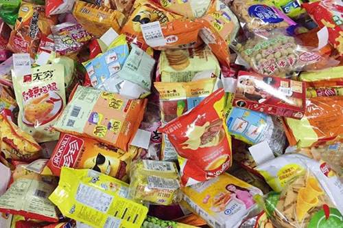 巴喜村进口零食店