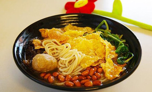 开个螺蛳粉店一般大概需要多少钱？30㎡店面投资15万足够了