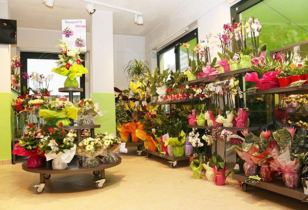 开个鲜花店投资大概多少钱？开花店赚钱吗？