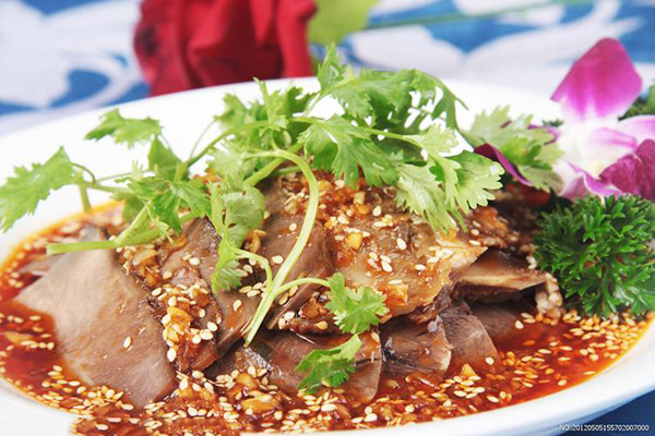 夫妻肺片的市场怎么样？开店能赚钱？夫妻肺片的主要材料有什么？