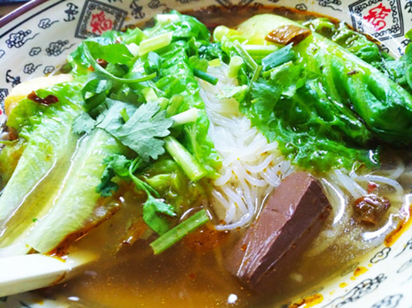 商水开鸭血粉丝店能赚多少钱？店铺开在哪里赚钱？
