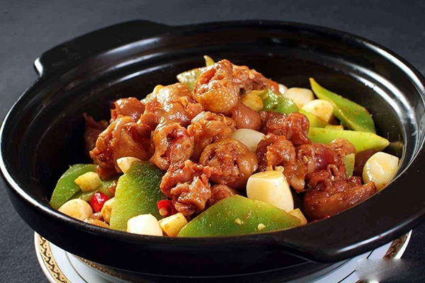 淮南开黄焖鸡米饭店要注意什么？黄焖鸡米饭是哪里的特色？