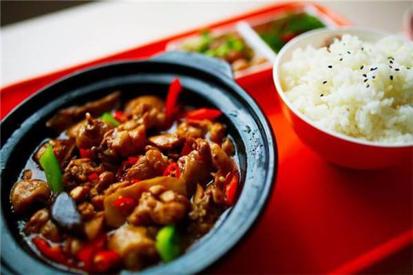 黄焖鸡米饭店怎么优化升级提高营业额？有什么经营策略？
