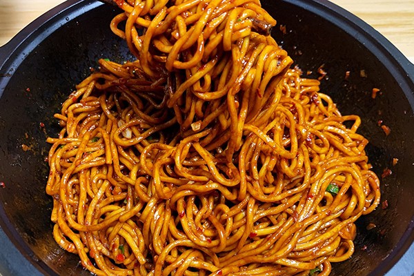 热干面的市场怎么样？开热干面店能赚钱吗？热干面的做法是什么？