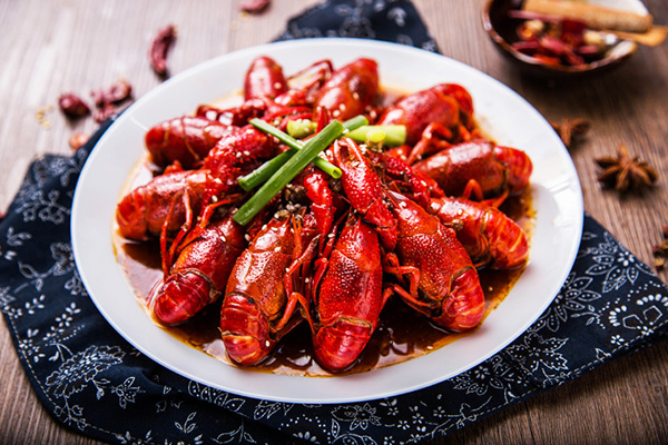 开麻辣小龙虾店怎么样？有什么经营办法？