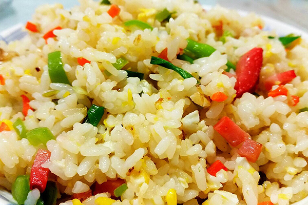 炒饭店的开店流程是什么？宣传活动怎么做？炒饭一定要用隔夜饭吗？