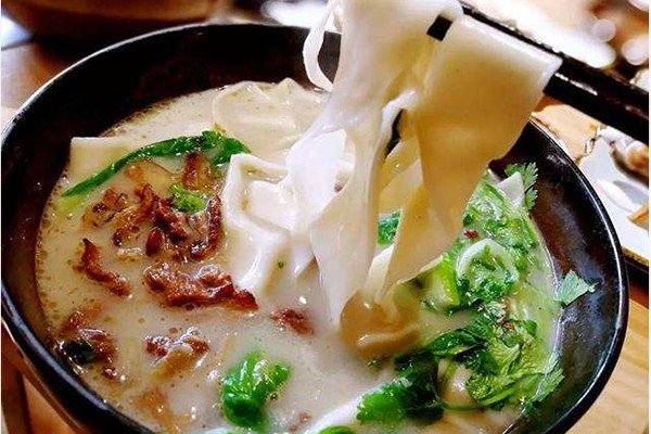 开烩面店的利润怎么样？开在什么地方有客流？方城烩面有什么特点？