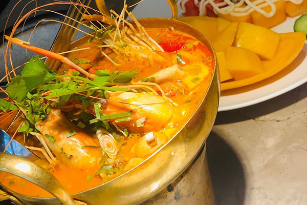 泰式餐厅开在哪里生意好？餐厅怎么装饰更有泰国风格？冬荫功汤有什么特点？