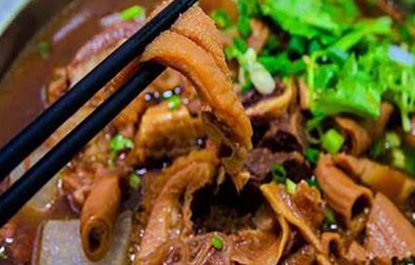 开牛杂火锅店赚钱吗？在屯昌开店能赚多少钱？