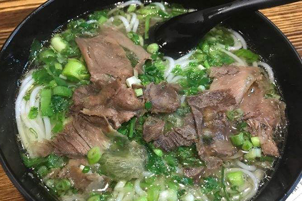 在安平县开牛肉粉店加盟有什么流程？牛肉粉店怎么经营能增加营业额？
