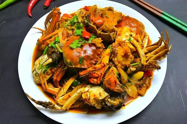 开香辣蟹火锅店店址怎么选？该怎么节省店铺成本？