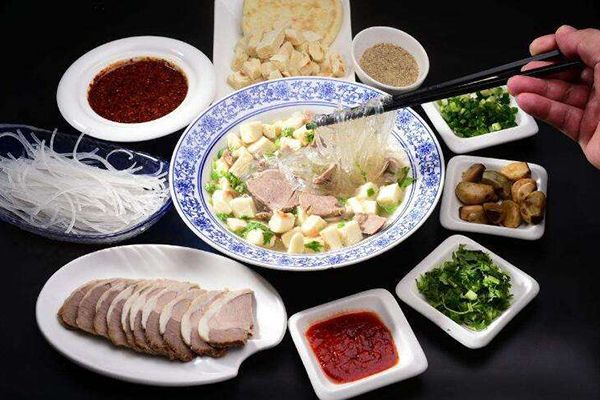 在岳阳开羊肉泡馍店怎么样？羊肉泡馍开店要准备什么？