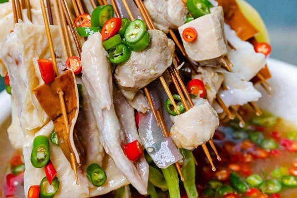 在荆门开一间钵钵鸡店要投资多少钱？钵钵鸡店装修要注意什么？