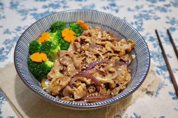 开牛肉饭店要什么费用？有哪些开店技巧？