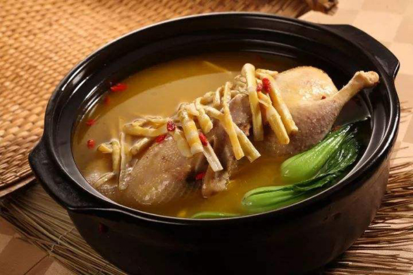在哈尔滨开老鸭汤店怎么样？老鸭汤店选址要注意什么？