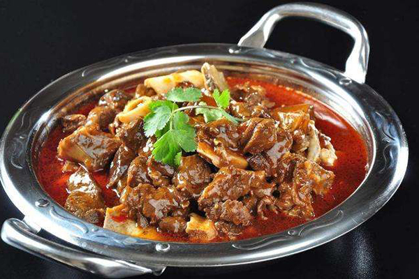 在抚顺开牛肉火锅店怎么样？投资牛肉火锅要注意什么？