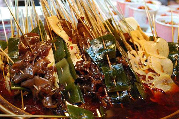 在遂宁开串串店有什么优势？串串店选址要怎么选？