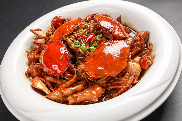 开肉蟹煲店装修要怎么做？肉蟹煲店怎么控制成本增加盈利？
