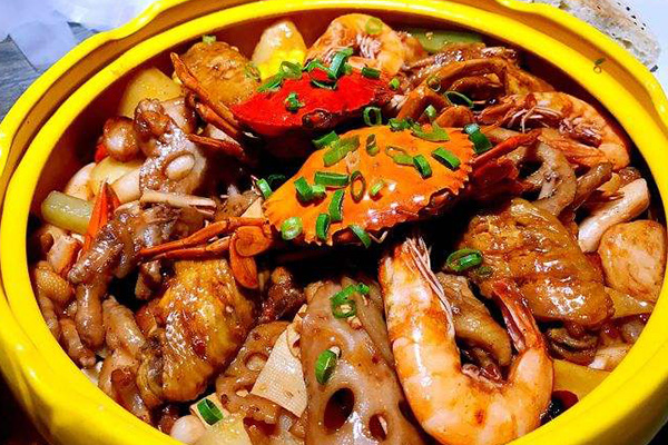 在汕头开肉蟹煲店经营要注意什么？肉蟹煲店的利润怎么样？