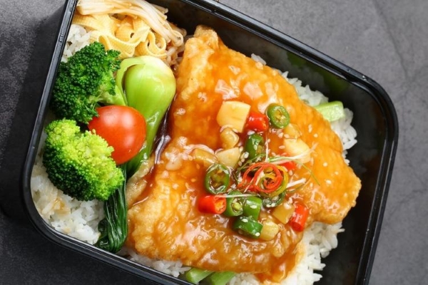 烤鱼饭在餐饮市场上有什么优势？加盟开烤鱼饭店有什么好处？