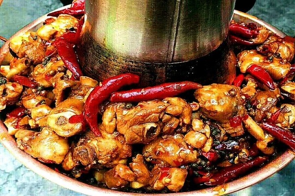 火锅鸡店开在哪里生意好？加盟火锅鸡有什么厉害的品牌？