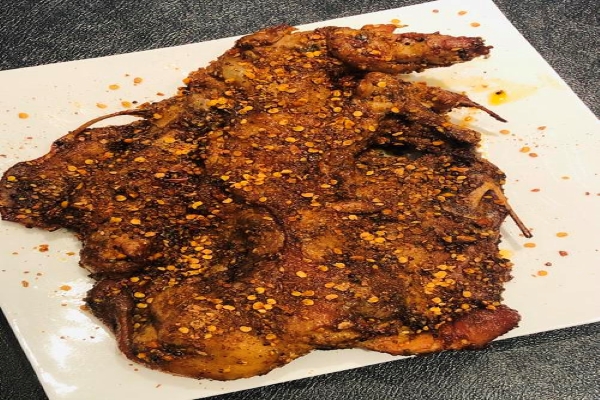 开烤鸡架店装修要注意什么？加盟烤鸡架有什么流程？