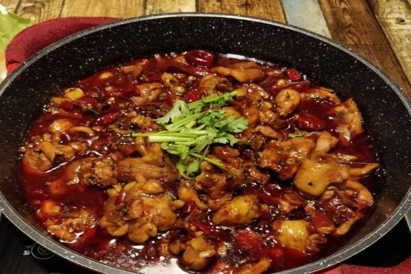 火锅鸡店开店有哪些流程？开火锅鸡店要办理那些证件手续？