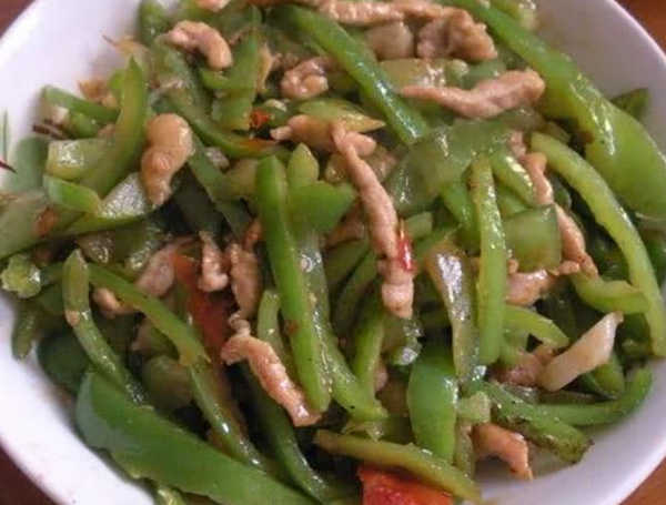 为什么人们喜爱中餐？有哪些知名中餐菜品？