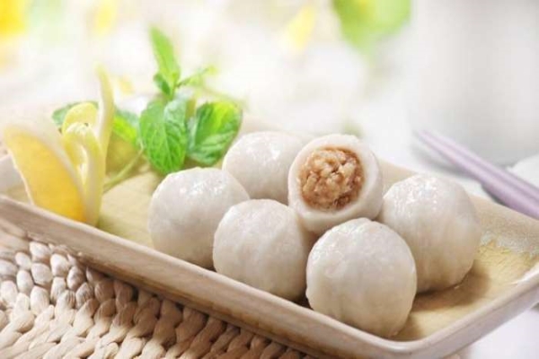 卖鱼丸小吃开店好还是摆摊好？鱼丸小吃开店要注意什么？