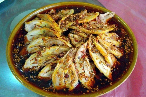 开棒棒鸡店怎么控制成本？棒棒鸡店开在哪里客流多生意好？