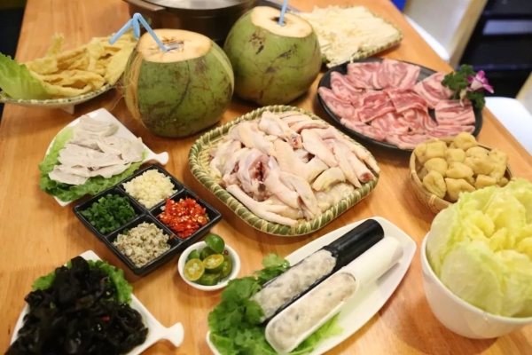 在青岛开椰子鸡火锅店有什么优势？椰子鸡火锅店经营规划该怎么做？