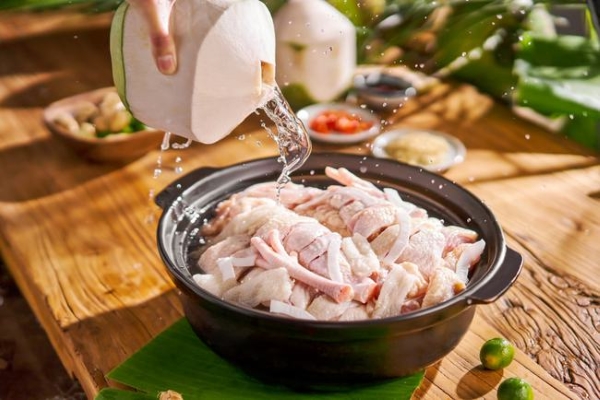 在青岛开椰子鸡火锅店要投资多少钱？椰子鸡店店内管理要怎么做？