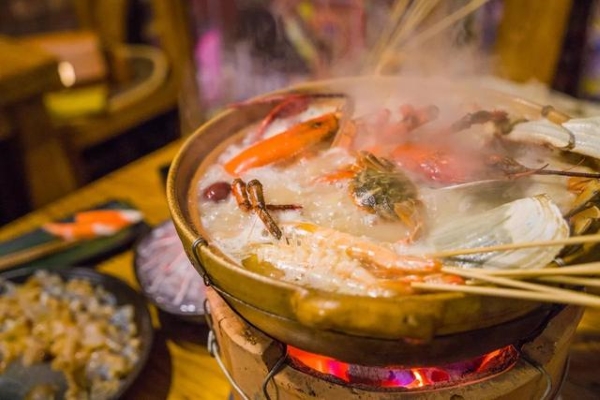 开打边炉店选址要注意什么？加盟打边炉品牌时要注意什么？