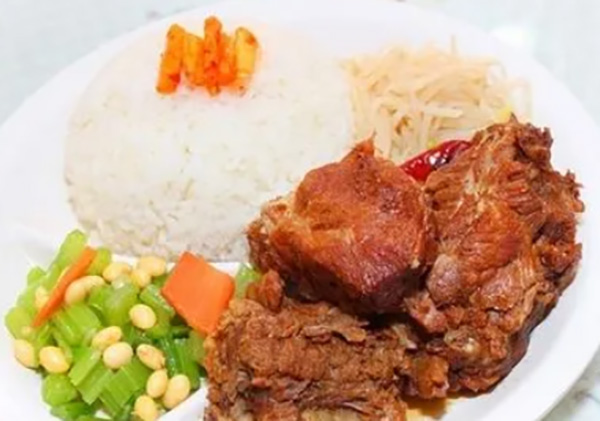 排骨饭有哪些开店方式？店铺开在哪里比较好？