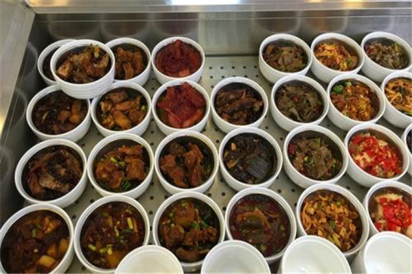 开小碗菜快餐店要注意什么？加盟投资小碗菜品牌要做好哪些准备？