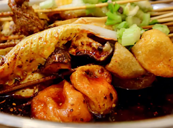串串香店铺装修的重点有哪些？有什么串串香的知名品牌？