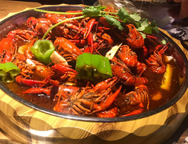 餐饮店的装修重点在哪里？有什么热门的餐饮？