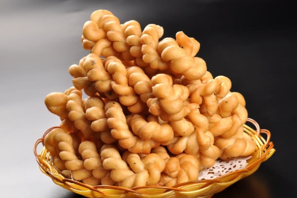 在郑州开麻花店有什么经营技巧？麻花店要办理哪些经营证件手续？