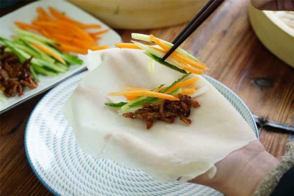 开春饼店有什么经营技巧？春饼店开在哪些地方生意好？